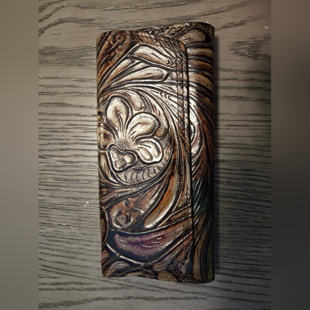 Patricia Nash Floral Embossed Leather Wallet In Tobacco